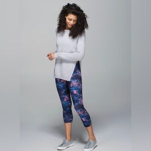 Lululemon Wunder Under Crop II *Full-On Luon
Moody Mirage Bark Berry Deep Navy